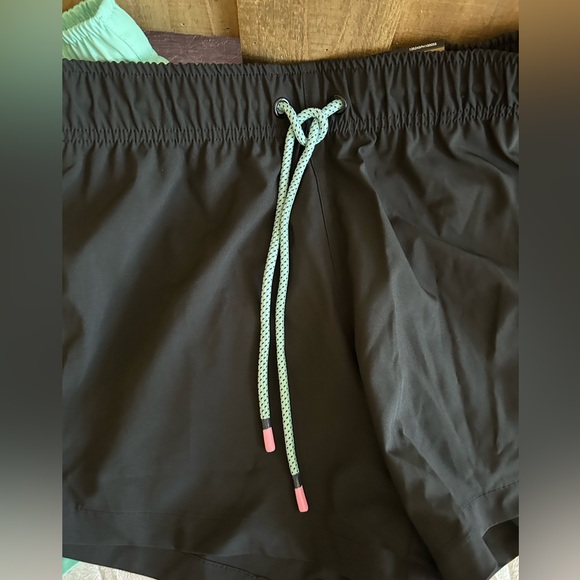 NWT Ocean Coast Ladies Shorts x2 Elastic Waist w/Drawstring Sz Med - Picture 2 of 6